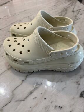 CROCS Classic Platform Clogs in Off-White/Cream